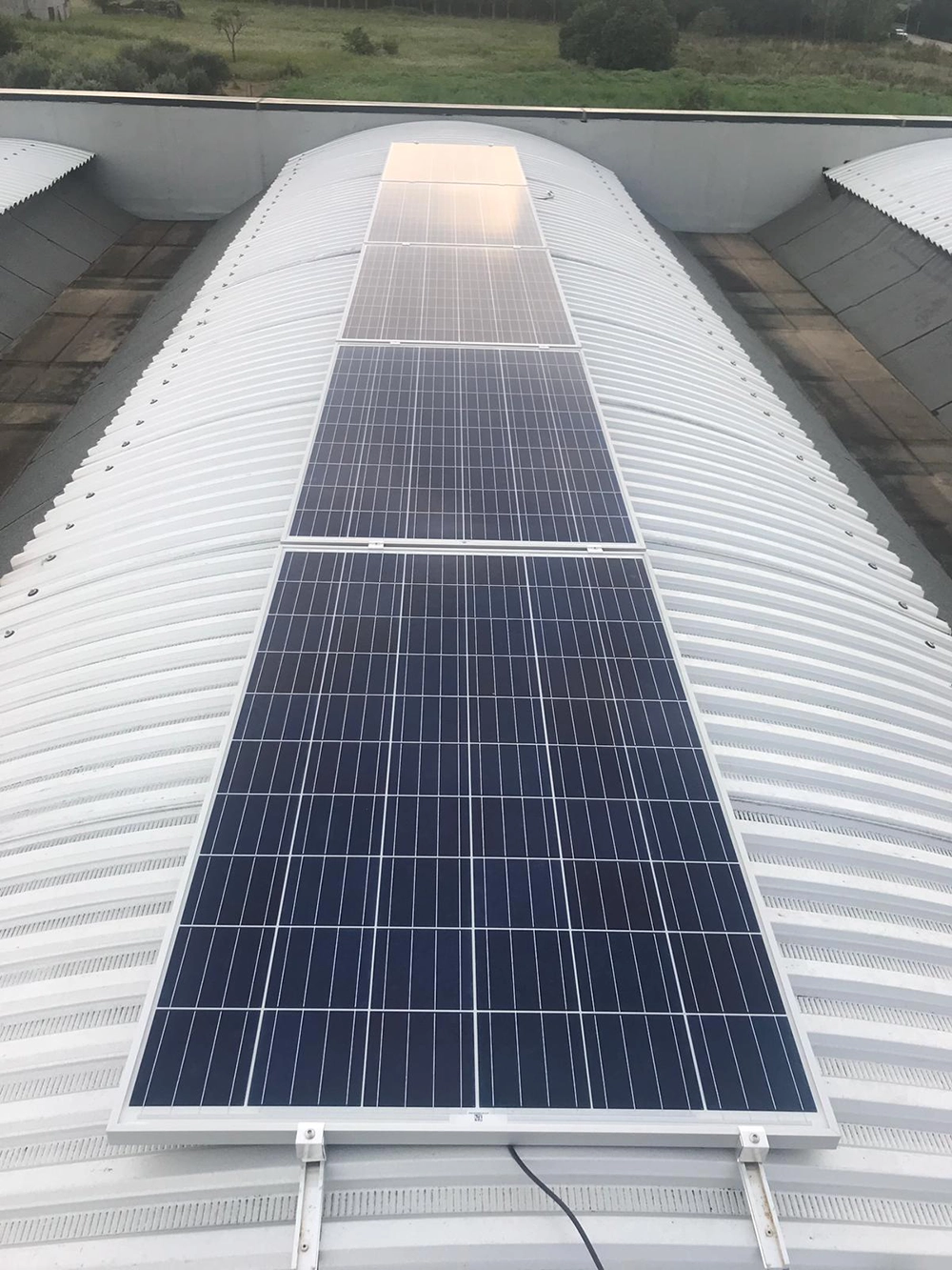 Pensilina fotovoltaica per azienda e stazione di servizio