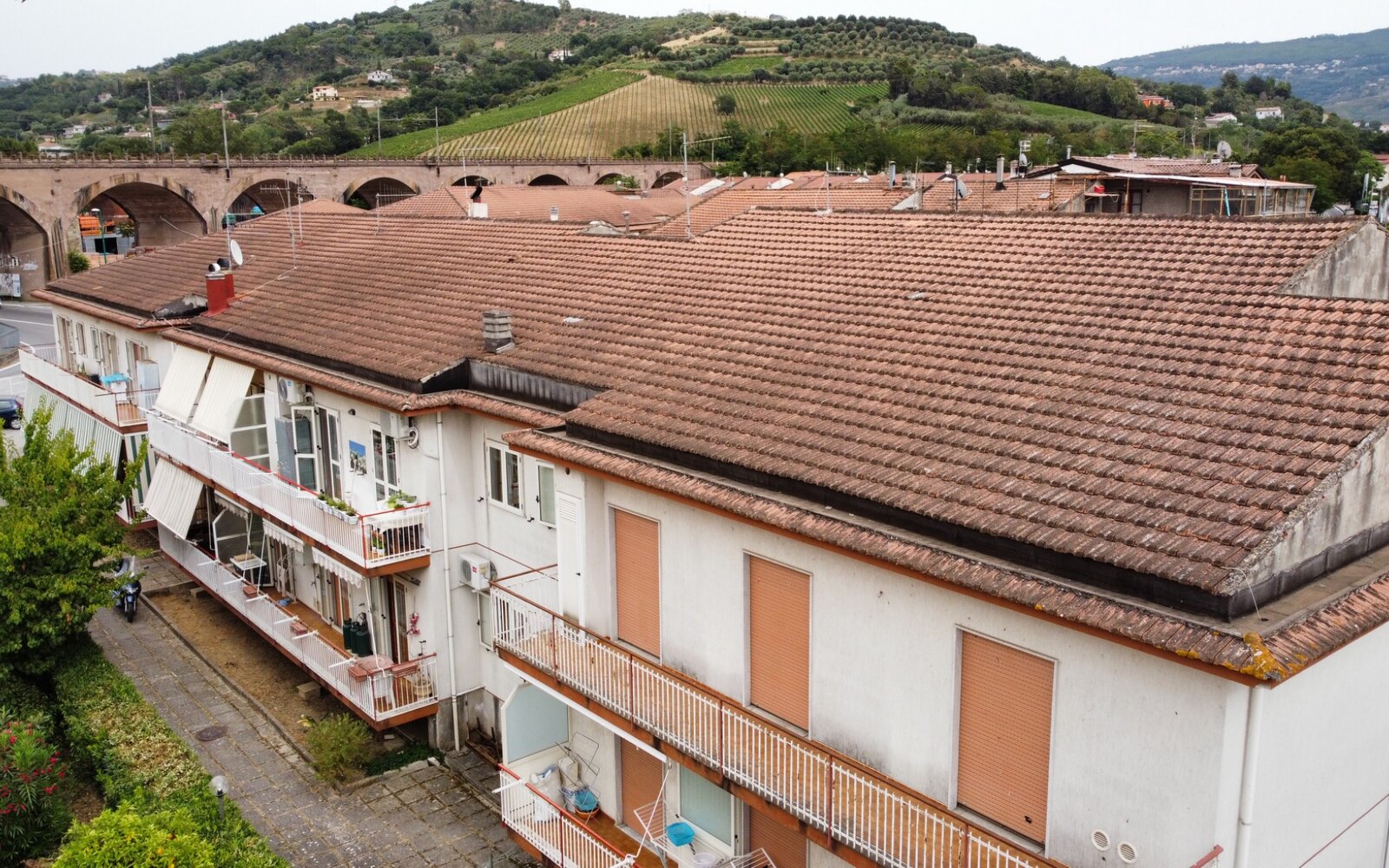 Prospetto principale del Condominio Vignagrande prima dei lavori